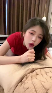 你眼中的女神却是别人的精盆母狗