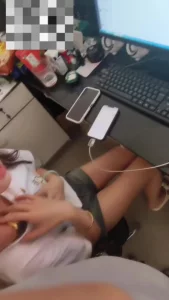 前台小姐姐之前误删重发的（有完整版）请管理给过。